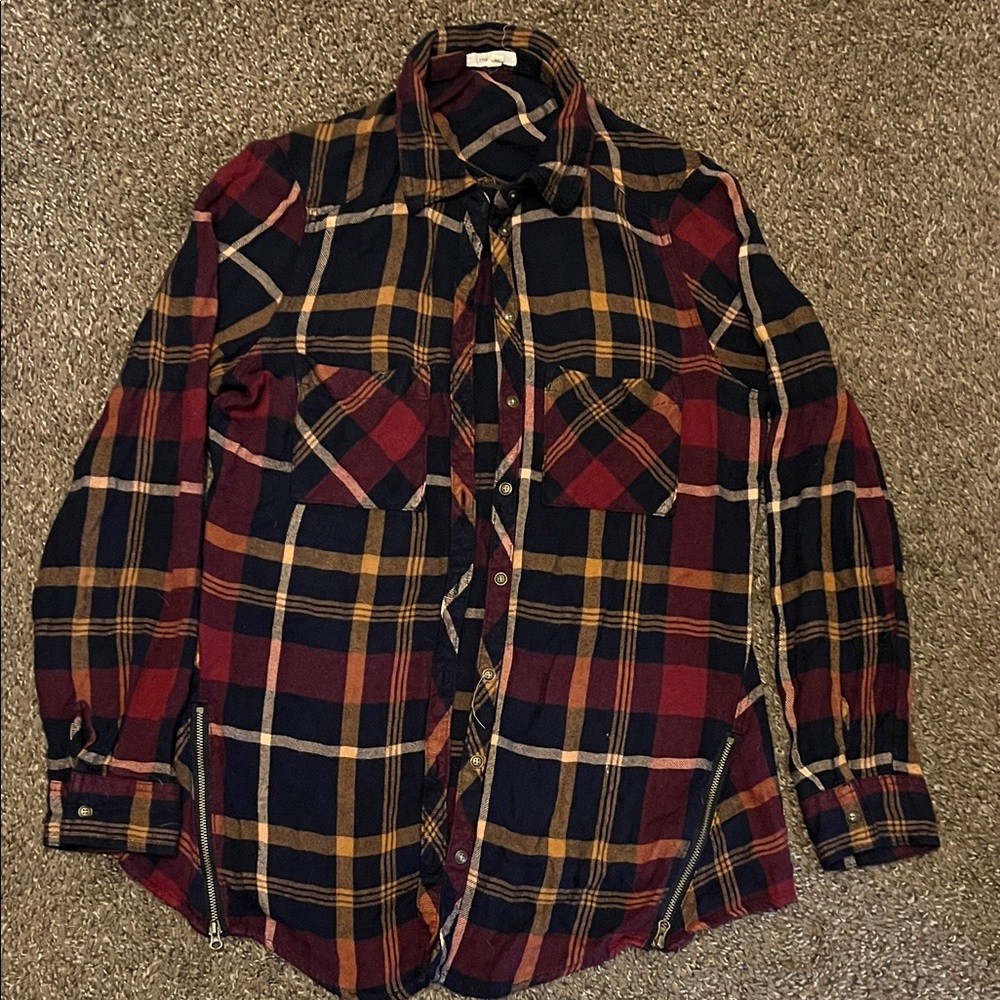 Maurices Multicolor Plaid Button Down Shirt (WC1)